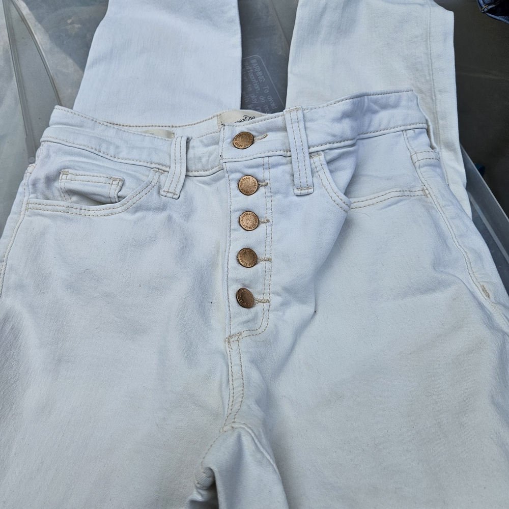 Universal Thread High-Rise Skinny Jeans in White